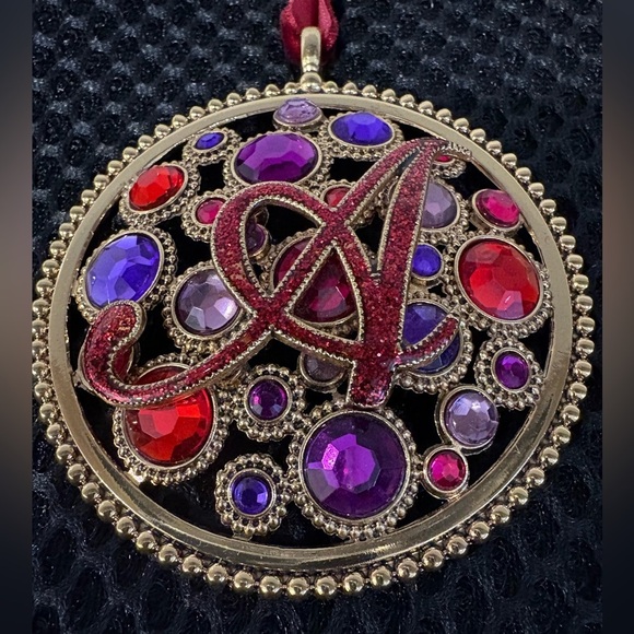 Gold Tone Liz & Co. 2009 “A” Monogram Ornament Pendant Unisex - Picture 6 of 11